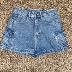 NWOT denim cargo pocket shorts